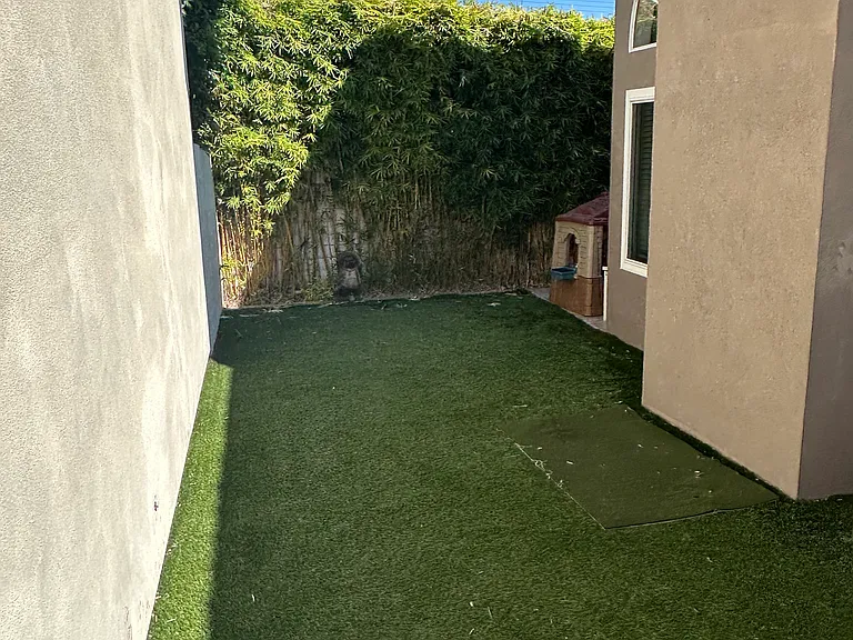 204 Calabria Ct — Photo 17