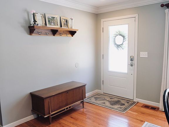 5th image of 39895 Squire Dr