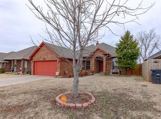1009 Oak Creek Dr, Moore, OK 73160
