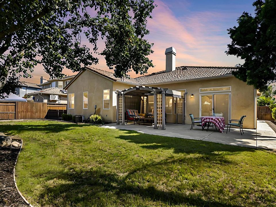 1st image of 6096 Riverbank Cir