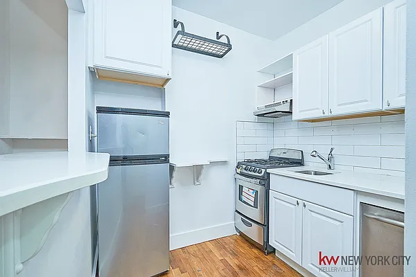 Rented by Keller Williams NYC | media 25