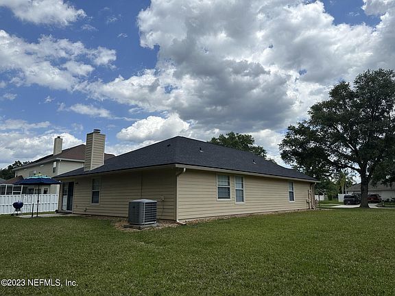 2nd image of 209 IVY LAKES Drive