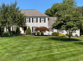 107 Ridgeview Dr, Belle Mead, NJ 08502