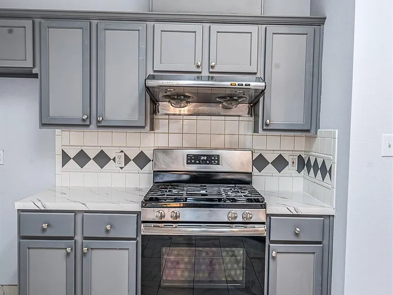 15007 Changing Oak Ridge Ct — Photo 13