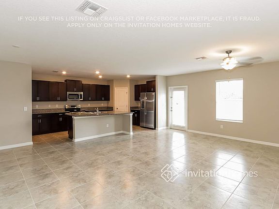 4th image of 2247 Treesdale Ave