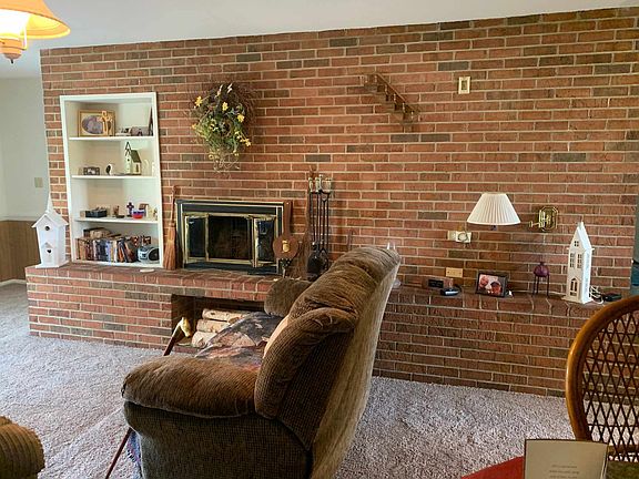 5th image of 2704 W Purdue Ave