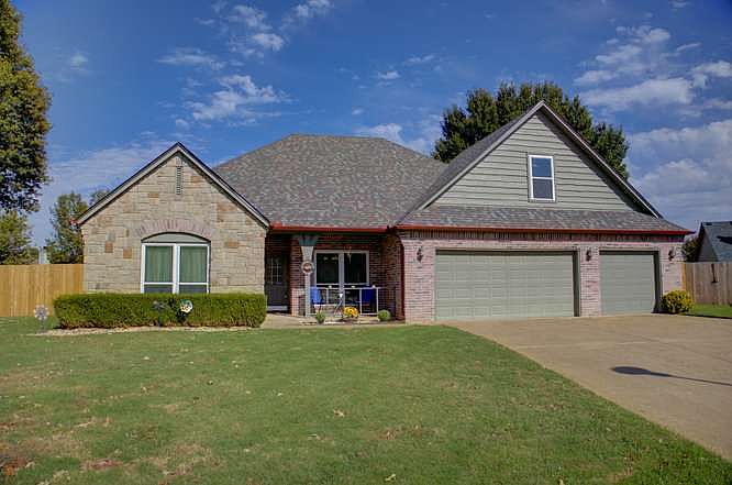 1st image of 11515 S Mulberry Ln