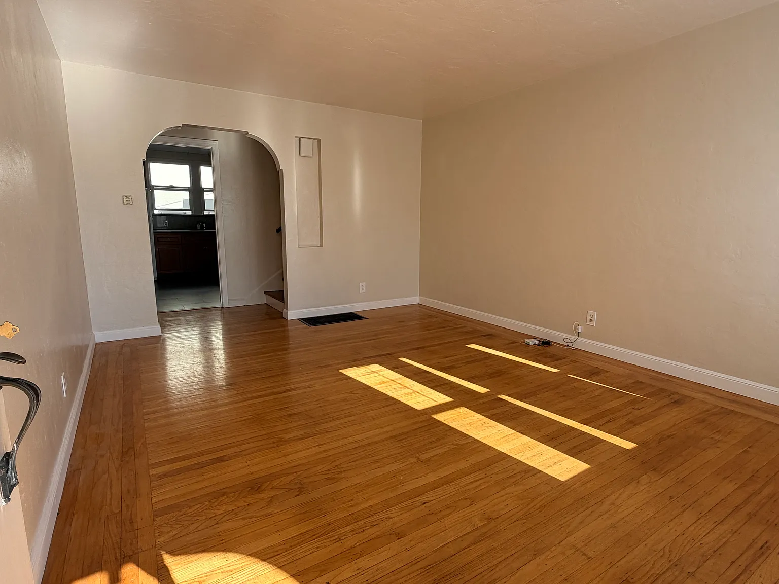 2 bed, 900 sqft, $2,975 — Photo 4