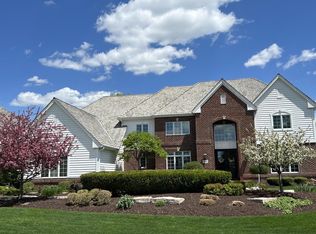 1810 E Bristlecone Dr, Hartland, WI