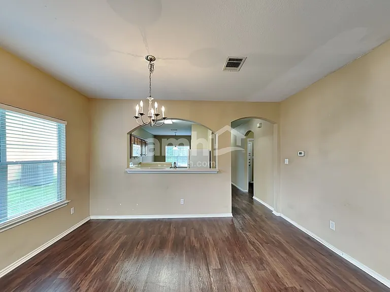202 Almquist St — Photo 7
