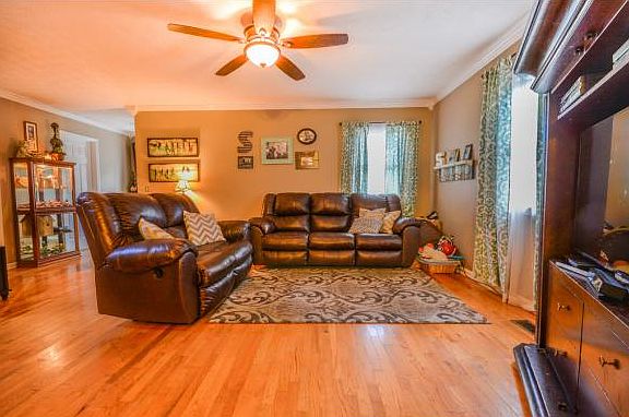 3rd image of 339 Mimosa St