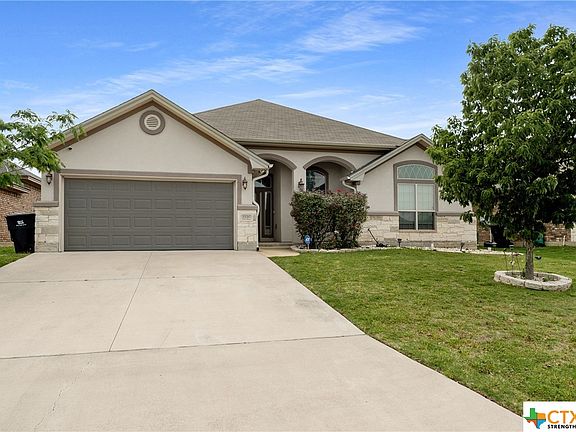 3rd image of 2126 Briar Hollow Dr