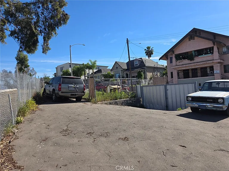 1203 E Cesar E Chavez Ave — Photo 26