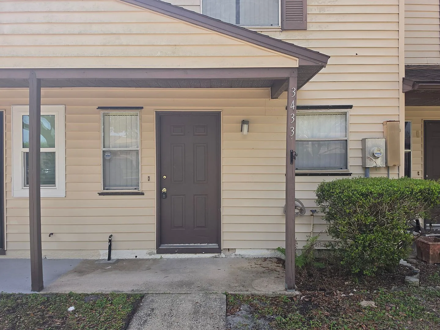 For Rent!! Clean And Cozy Two Story Townhome (Private Yard)... — Photo 2