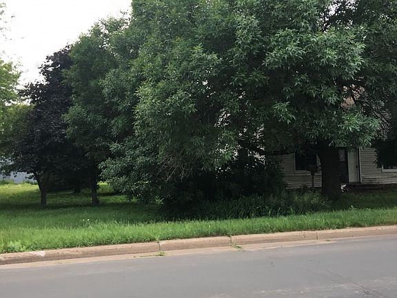 2nd image of 610 Minneapolis Ave