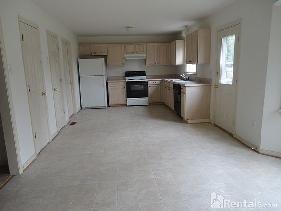 3rd image of 4419 Everville Dr
