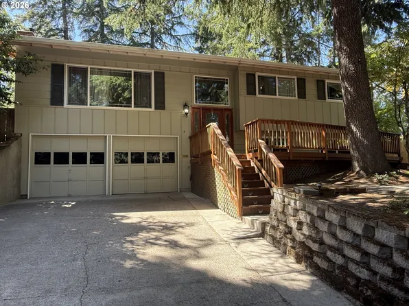 30 Coachman Dr, Eugene, OR 97405