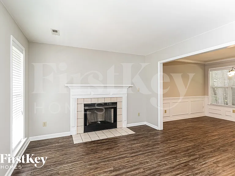 8102 Kingston Dr — Photo 5