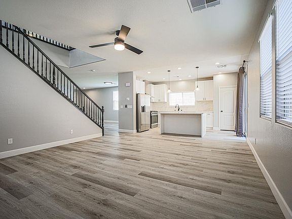 5th image of 729 Anacapri St