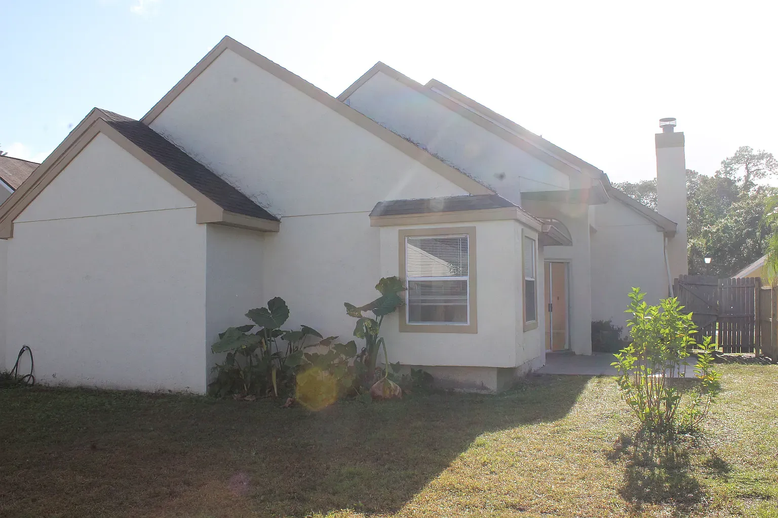 3 bed, 1322 sqft, $1,975 — Photo 2