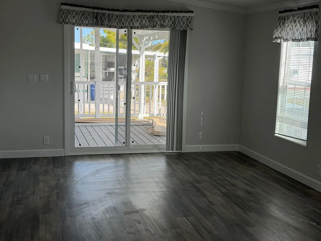 2 bed, 2.0 bath, 1355 sqft, $1,499 — Photo 4