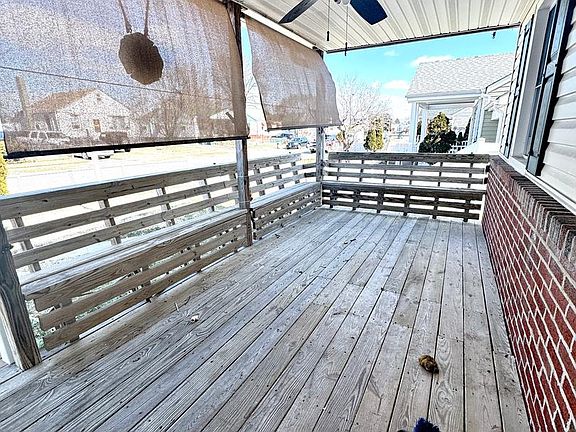 4th image of 310 Pinewood Rd