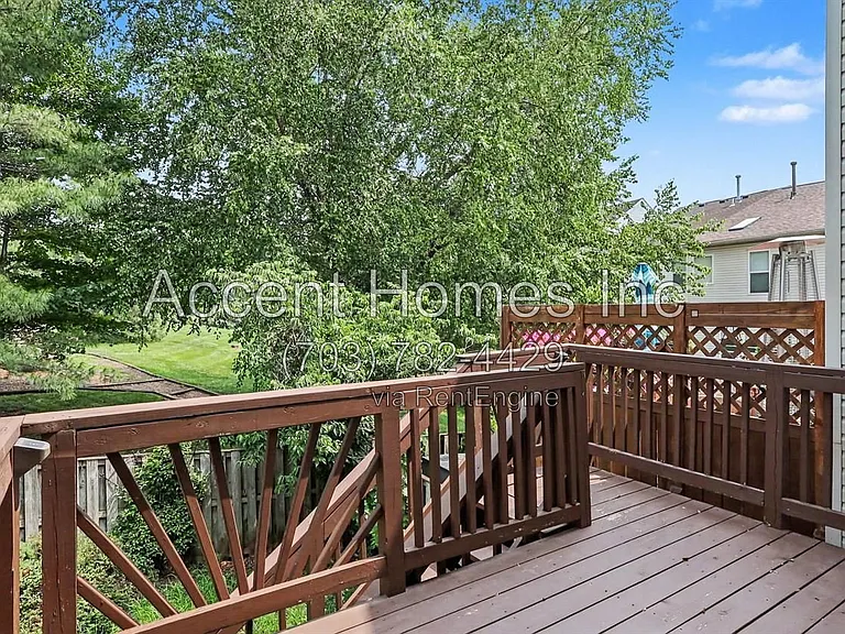 21217 Millwood Sq — Photo 33