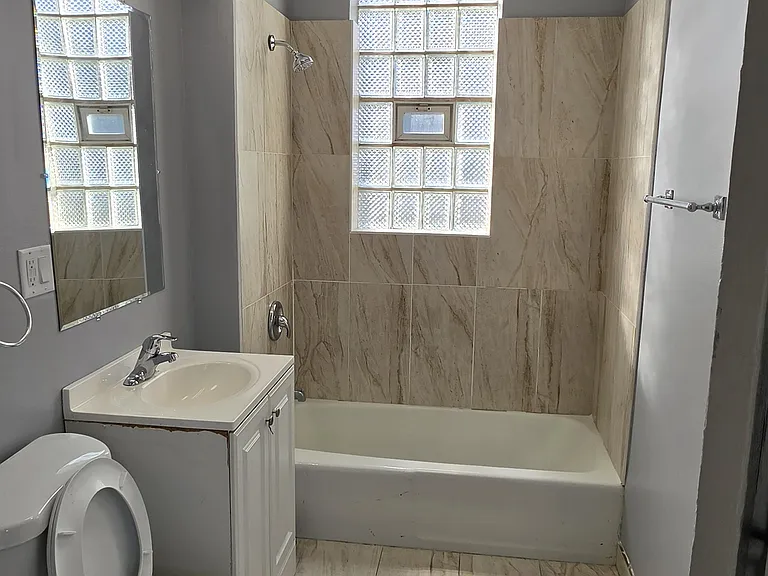 4600 N Kasson Ave #2 — Photo 12