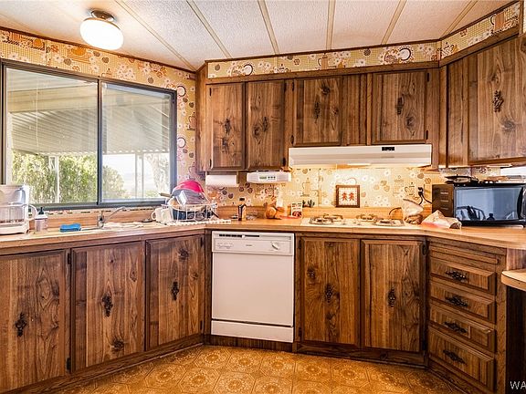 4th image of 390 E Kelley Drive