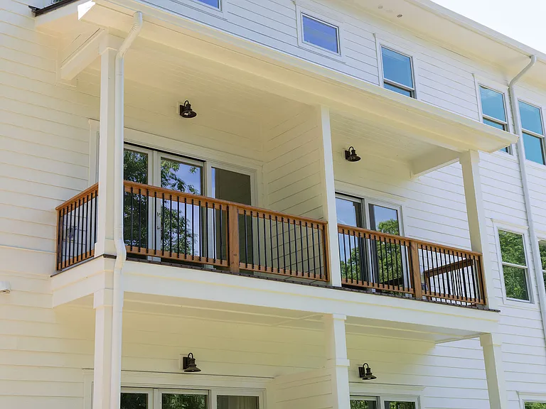 732 Green St NE — Photo 3