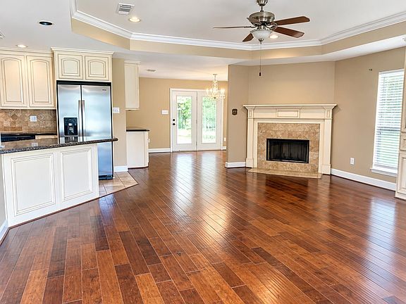3rd image of 3865 Fish Hook Ln