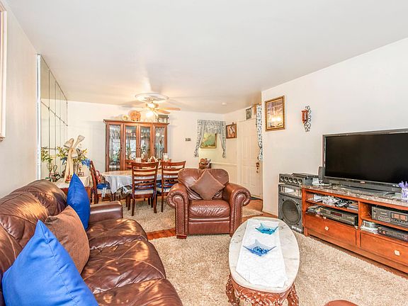 4th image of 27 Valerie Dr