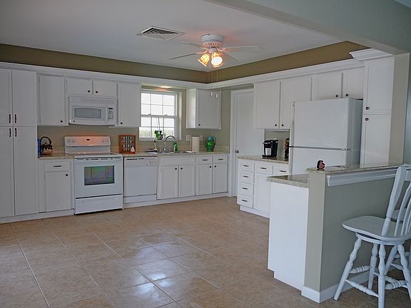 5th image of 1236 Laurel Ct