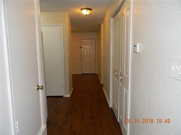 3rd image of 10600 Shadywood Dr