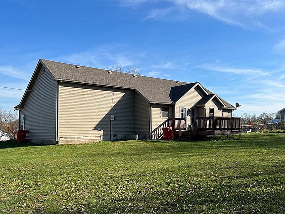 2nd image of 316 Waverly Ln
