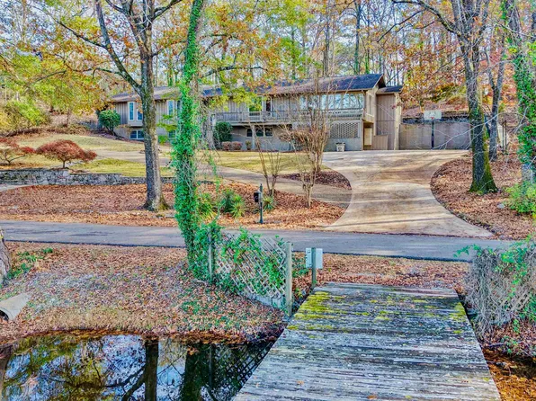 3438 Indian Lake Dr, Pelham, AL 35124
