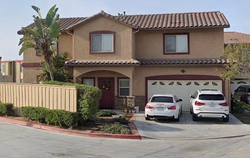 1st image of 1067 Calle Las Palmas
