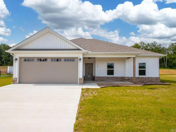 1176 Duke Dr, Bauxite, AR 72011