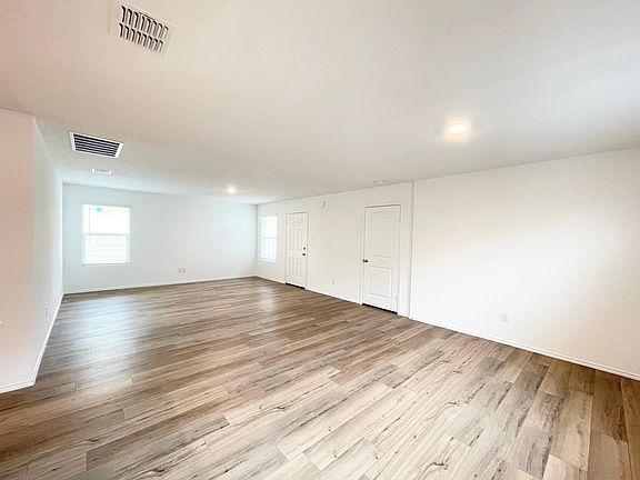 2nd image of 5623 Elwood Dr