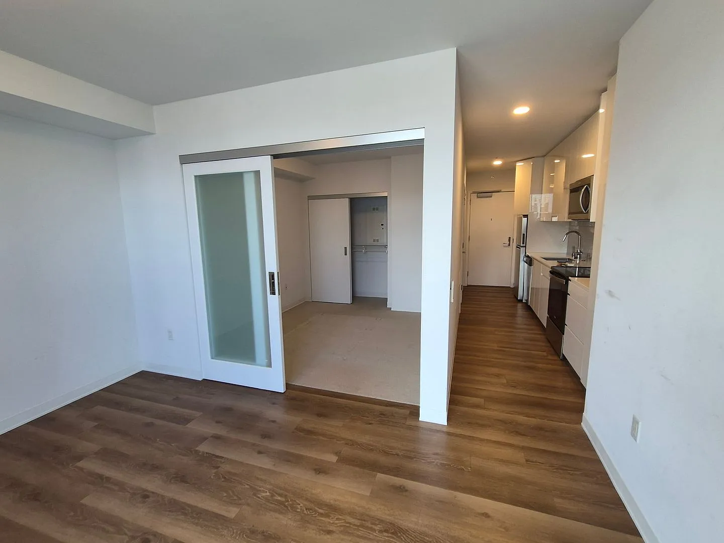 A'ali'i Luxury Unit w/Beautiful Mountain & Ocean Views 1bd, 1ba, 1 secured pkg 431sqft. - $3000 — Photo 3