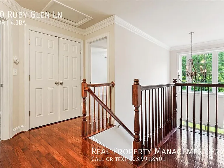 70 Ruby Glen Ln — Photo 32