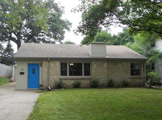 1111 S 122nd St, West Allis, WI 53214
