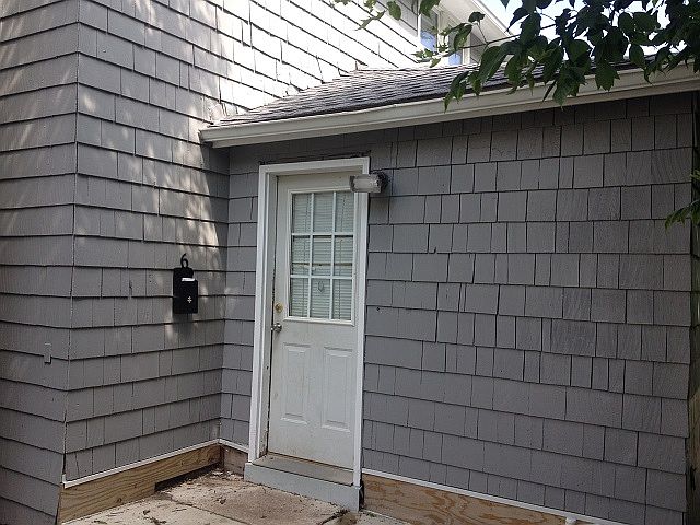 2nd image of 807 5th Ave NE APT 6