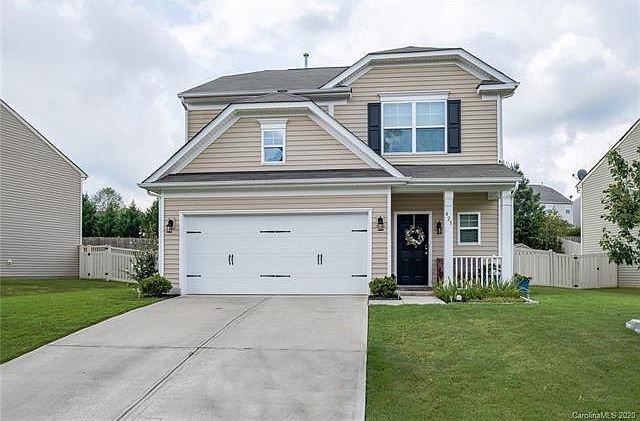 1st image of 425 Augustus Ln