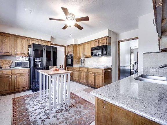 5th image of 4 Wentworth Dr
