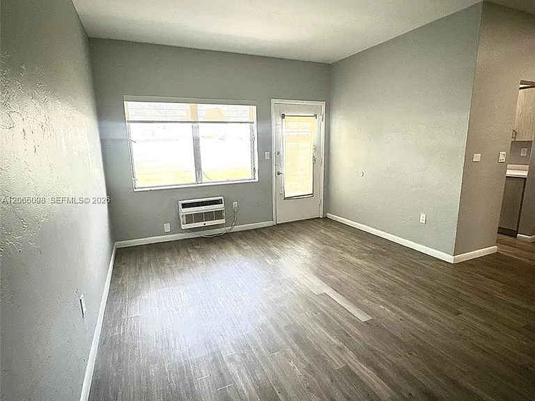 710 Meridian Ave #10 — Photo 6
