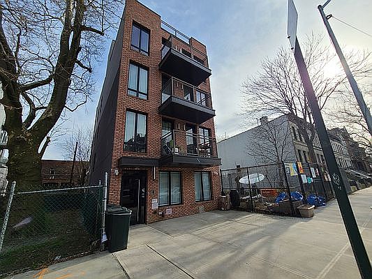 5th image of 102 Quincy St #1F