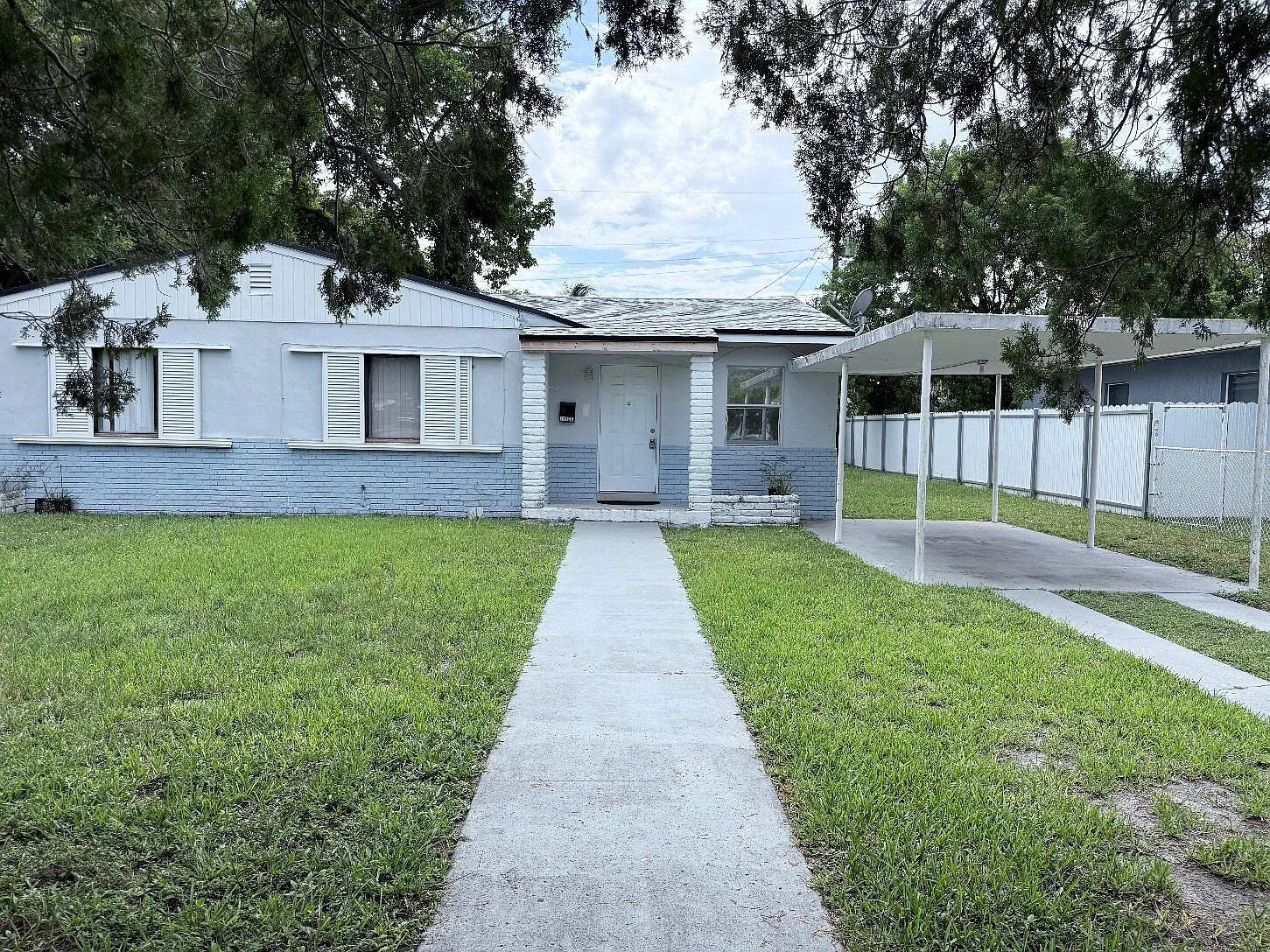 4 bed, 2.0 bath, 1560 sqft, $3,390 — Photo 1