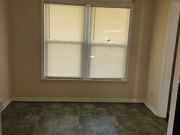 5th image of 6718 Evergreen Ave