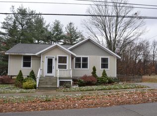 67 Union St, Douglas, MI 49406